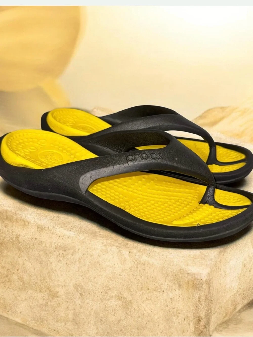Crocs Athens thong flip flops men’s size 6 women’s sandals size 8